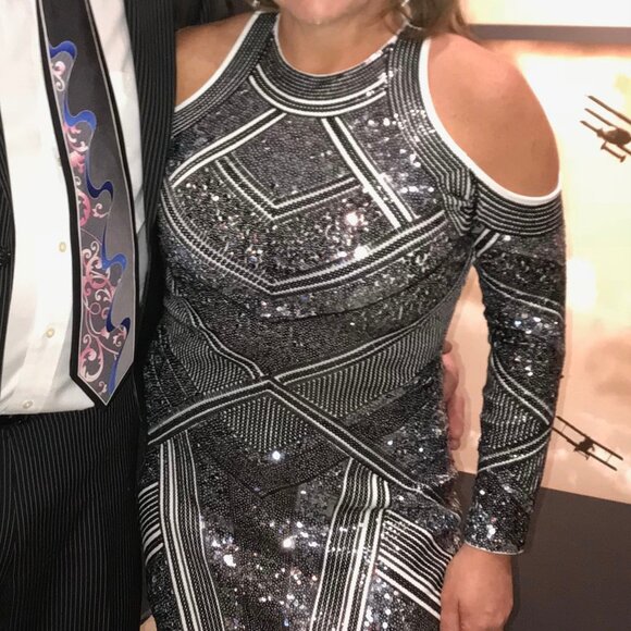 Seqins, shoulder cut out dress. - Picture 5 of 5